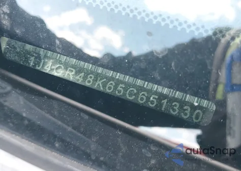 2005 Jeep Grand Cherokee Laredo/Columbia/Freedom из США, поврежденный, VIN 1J4GR48K65C651330